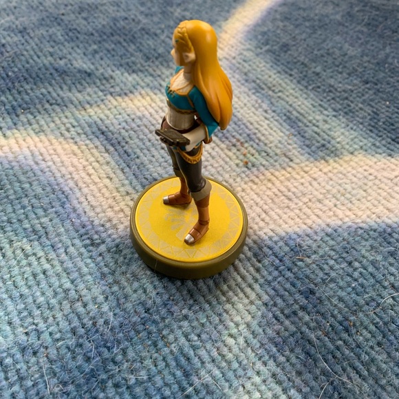 Princess Zelda Amiibo by Nintendo - Picture 2 of 5